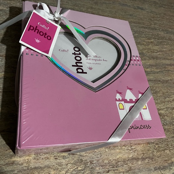 NIB Cudlie photo album and keep safe box. Sealed in plastic - Picture 3 of 10